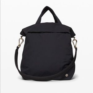 ✨ EUC Lululemon On My Level Bag Large 30L✨